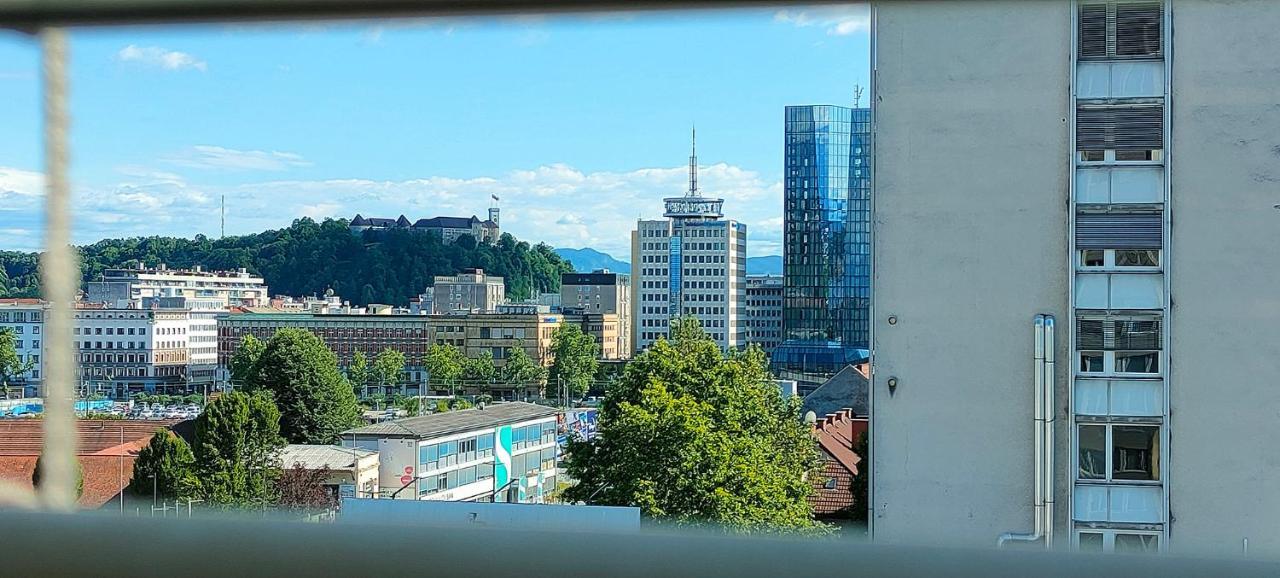 Corner Tower // Prijetno Stanovanje Za 4 Osebe + Free Parking Ljubljana Eksteriør billede